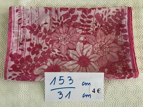 dames sjaal 153 cm op 31 cm en 3 andere aan 4 euro per sjaal, Kleding | Dames, Mutsen, Sjaals en Handschoenen, Zo goed als nieuw