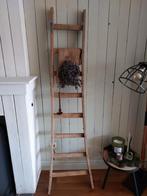 Houten ladder met decoratie, Ophalen, Zo goed als nieuw