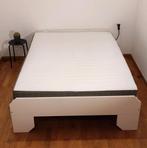 Matelas IKEA HOVAG 140 X 200 + Lit, Maison & Meubles, Chambre à coucher | Lits boxsprings, 140 cm, Utilisé, 200 cm, Blanc