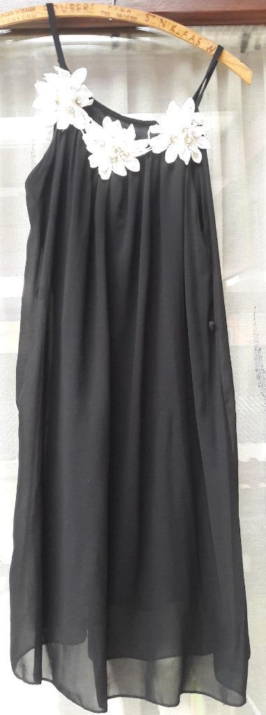 zwarte jurk met witte bloemen maat 38, Kleding | Dames, Jurken, Gedragen, Maat 38/40 (M), Zwart, Ophalen of Verzenden