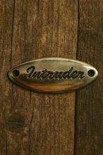 Metalen plaatje - Intruder, Motoren, Ophalen of Verzenden, Nieuw