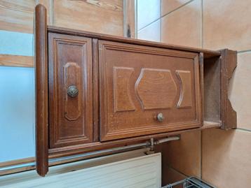 Houten Bijzetkastje   beschikbaar voor biedingen