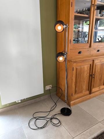 vintage vloerlamp hoogte 135cm beschikbaar voor biedingen