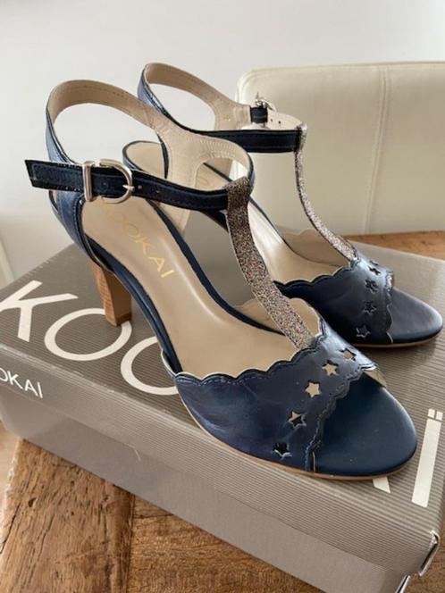 Speciale blauwe leren sandaaltjes Kookai 39 nieuw, Kleding | Dames, Schoenen, Nieuw, Sandalen of Muiltjes, Blauw, Ophalen of Verzenden