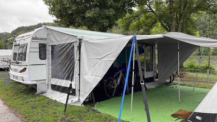 Thule Residence G3 Voortent 6300 met extra tent & tenttapijt, Caravans en Kamperen, Voortenten en Luifels, Zo goed als nieuw, Ophalen
