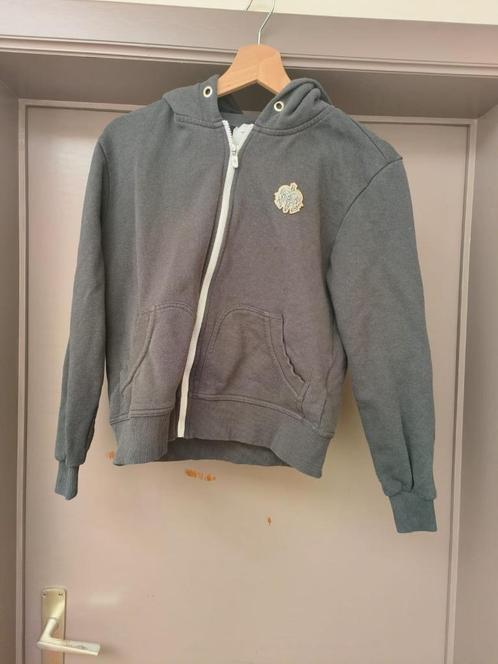Grijze trainingsvest jongen (small) van TouristLeMC, Kinderen en Baby's, Kinderkleding | Overige, Gebruikt, Jongen, Ophalen