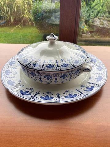 Sarreguemines, groentekom met deksel + grote schaal  beschikbaar voor biedingen