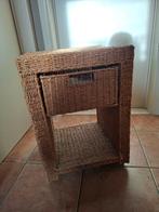 Bijzettafeltje met lade uit touw (riet)., Ophalen