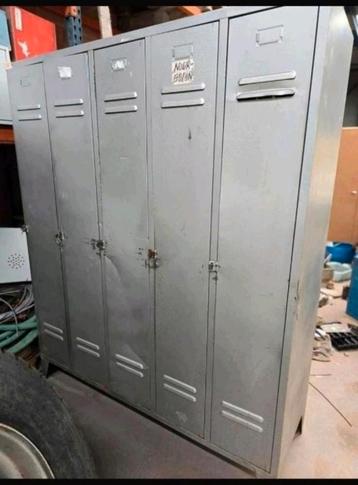 Metalen vintage industriele locker lockerkast hal 5 deurs beschikbaar voor biedingen