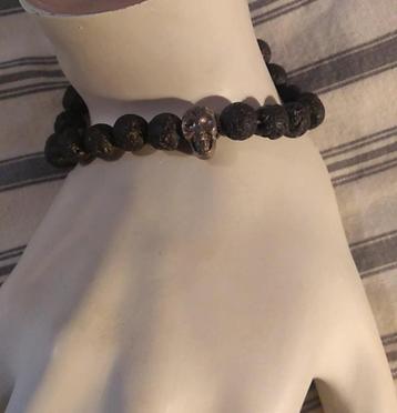 armband met doodskop beschikbaar voor biedingen
