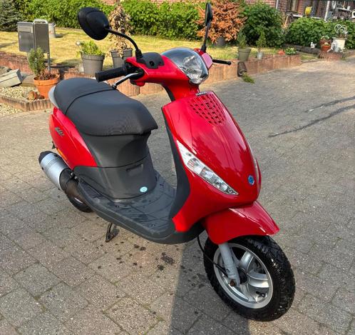 Piaggio zip 2t, Fietsen en Brommers, Scooters | Piaggio, Zo goed als nieuw, Zip, Klasse B (45 km/u), Tweetakt, Ophalen