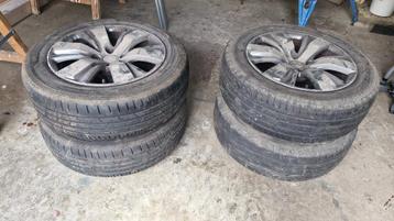 4 pneus hiver avec jantes beschikbaar voor biedingen