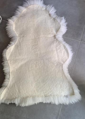 peau de mouton véritable à vendre, Neuf, 50 à 100 cm, Enlèvement, 50 à 100 cm