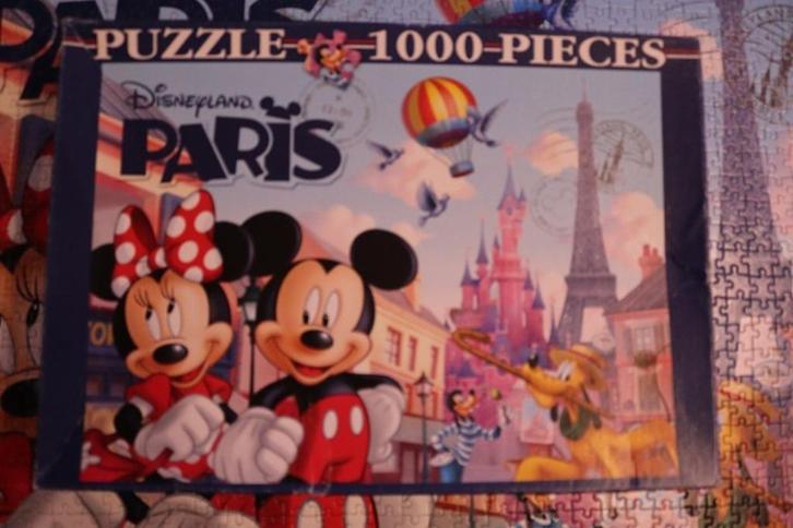 Puzzle 1000 pièces - Disneyland Paris - Mongolfière, Hobby en Vrije tijd, Denksport en Puzzels, Legpuzzel, Ophalen