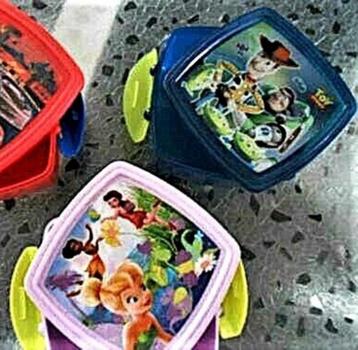 voor kinderen... Lunchboxen of andere beschikbaar voor biedingen