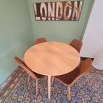 Table ronde et 4 chaises, Enlèvement