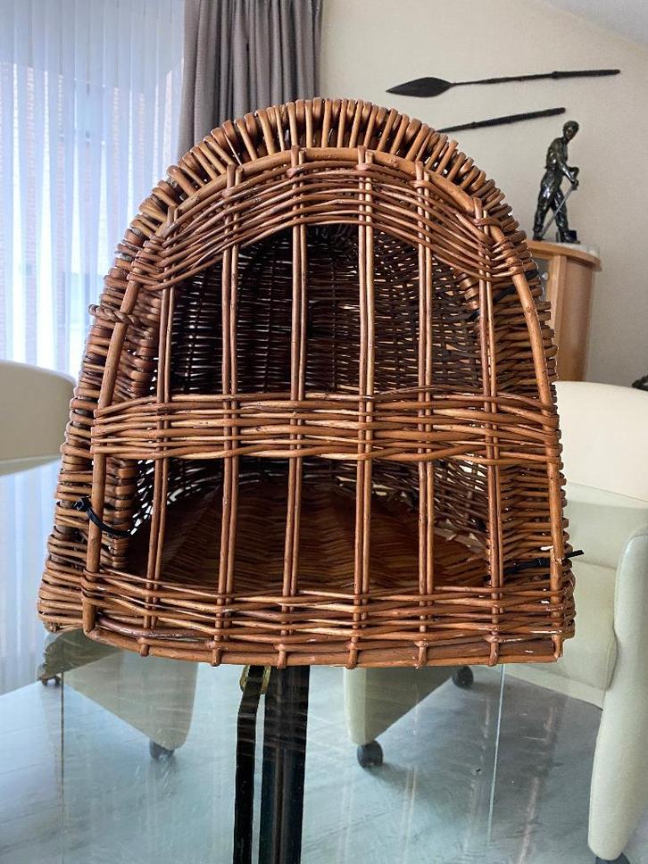 Panier en osier pour chats ou chiens, Animaux & Accessoires, Paniers pour chats, Utilisé, Roseau, Enlèvement ou Envoi