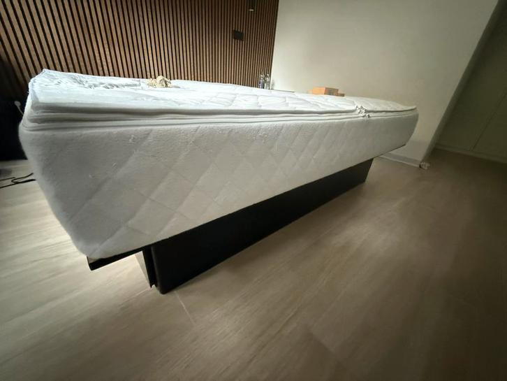 Onderstel waterbed met opbergladen – 210 x 180 cm, Huis en Inrichting, Slaapkamer | Waterbedden, Zo goed als nieuw, 180 cm, 210 cm