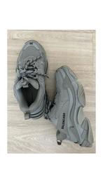 Balenciaga triple s Grey maat 36, Vêtements | Femmes, Chaussures, Enlèvement