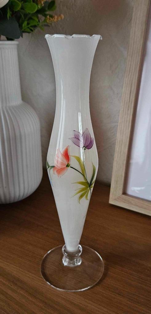 Vase blanc avec petit bouquet de fleurs, Huis en Inrichting, Woonaccessoires | Vazen, Zo goed als nieuw, Wit, Ophalen of Verzenden