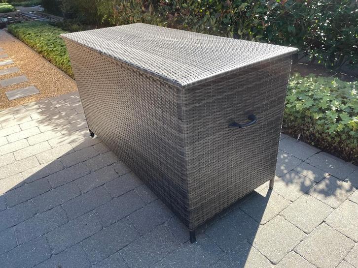Opbergbox kussens loungeset enz......, Tuin en Terras, Tuinsets en Loungesets, Zo goed als nieuw, Loungeset, Wicker, Ophalen