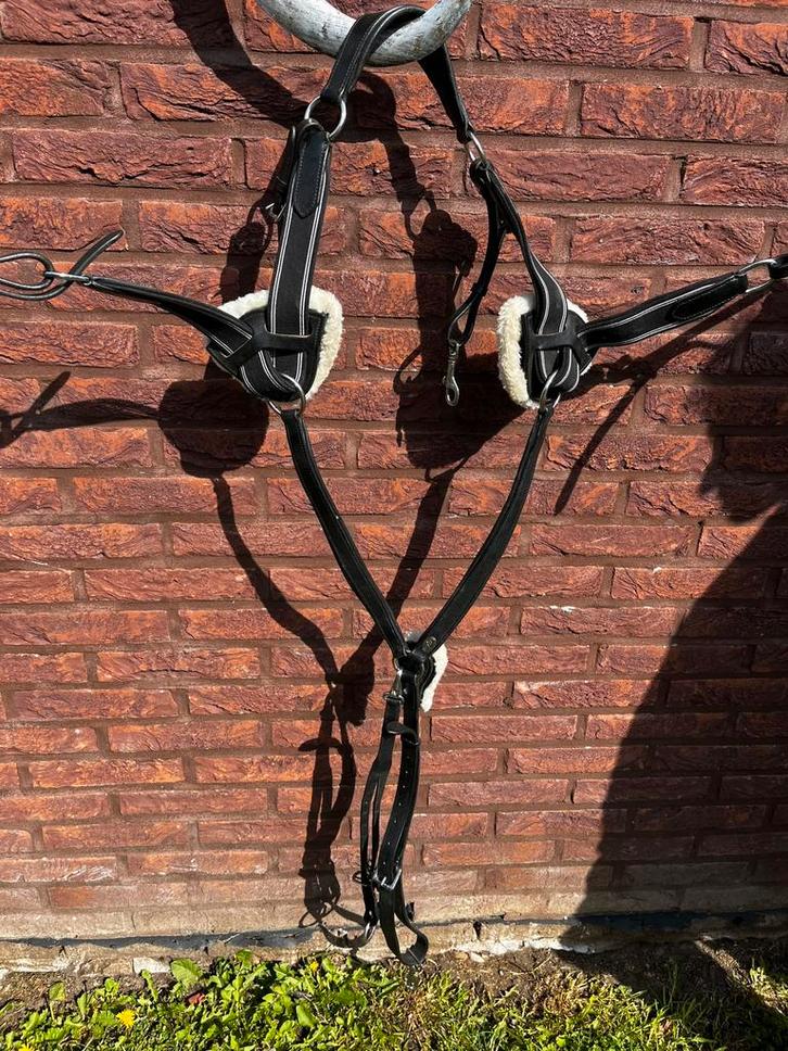 Borsttuig QHP Ontario Zwart, Dieren en Toebehoren, Paarden en Pony's | Hoofdstellen en Tuigage, Gebruikt, Springen, Ophalen