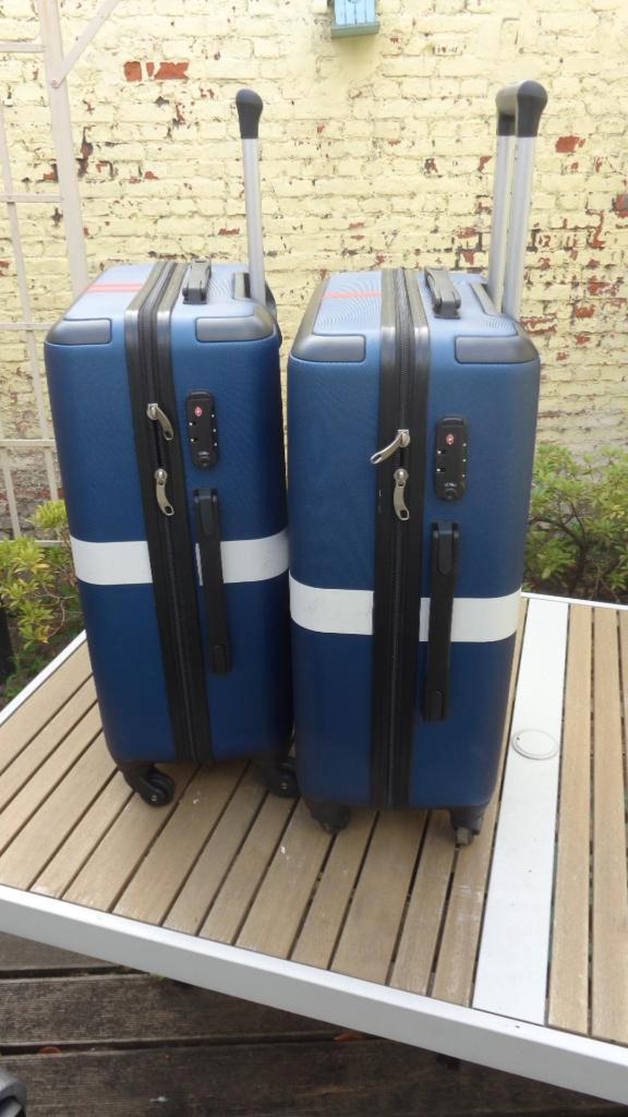 2 blauwe valiezen,trolly nooit gebruikt., Handtassen en Accessoires, Koffers, Zo goed als nieuw, Ophalen