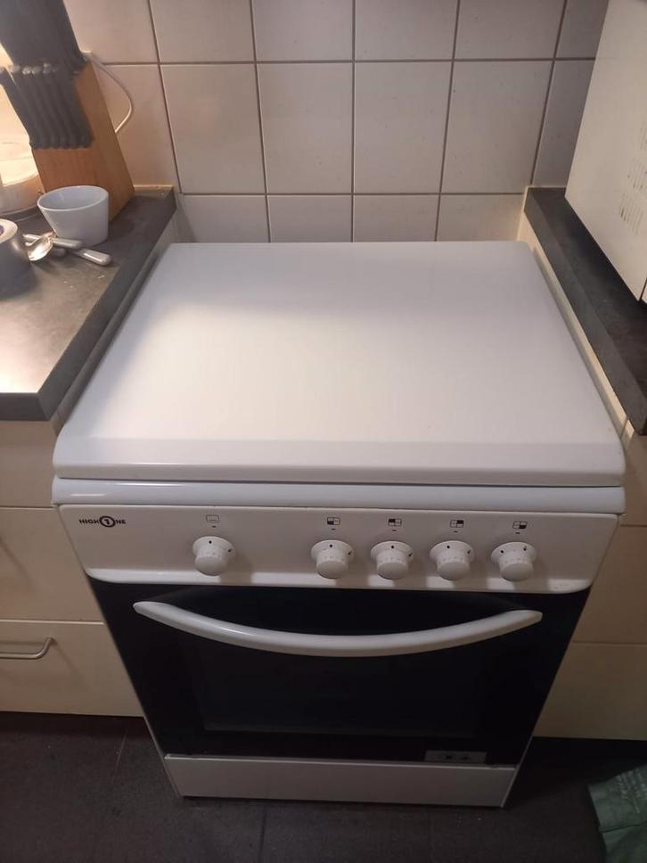 Kookfornuis te koop wegens verhuis! Zeer goed onderhouden!, Elektronische apparatuur, Fornuizen, Zo goed als nieuw, Vrijstaand