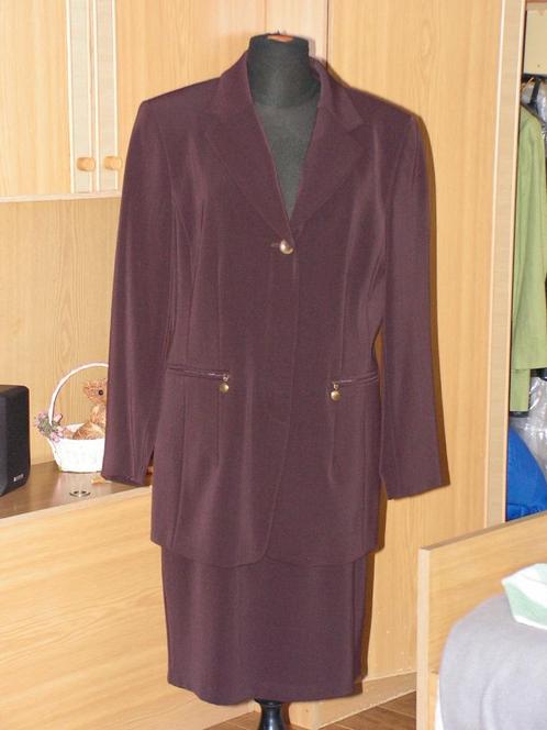 Mantelpak van blazer - rok - broek - bruin, Kleding | Dames, Jasjes, Kostuums en Pakken, Zo goed als nieuw, Bruin, Ophalen
