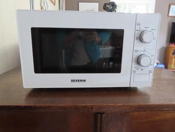 Four à micro-ondes Severin  beschikbaar voor biedingen