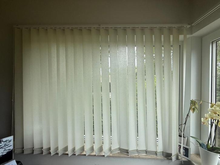 Lamellen of stores 2 stuks retro crème kleur in prima staat, Huis en Inrichting, Stoffering | Gordijnen en Lamellen, Gebruikt