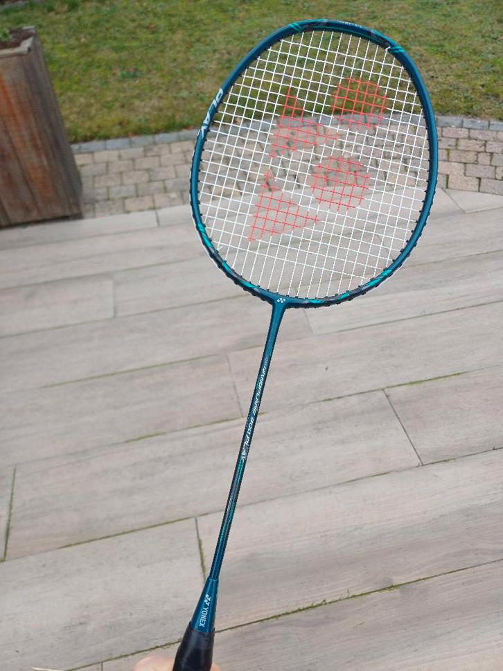 Yonex nanoflare 800 play, Sport en Fitness, Badminton, Nieuw, Racket(s), Ophalen of Verzenden