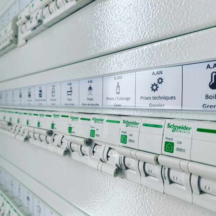 Jonathan – Intégrateur domotique & solutions techniques, Diensten en Vakmensen, Elektriciens