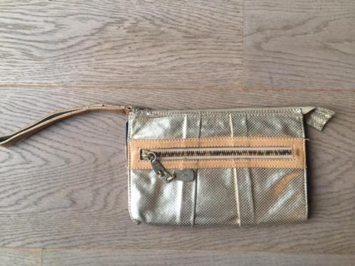 Mooi gouden avondtasje van See By Chloe te koop., Handtassen en Accessoires, Tassen | Damestassen, Nieuw, Avondtasje, Ophalen of Verzenden