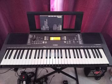 Clavier YAMAHA PSR E363 + ACCESSOIRES, Musique & Instruments, 61 touches, Connexion MIDI, Yamaha, Comme neuf