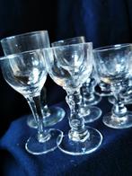 série de petits verres (le plus haut fait 9 cm), Enlèvement ou Envoi