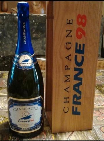 ✓CHAMPAGNE 1500 ml FRANCE 98 (Wereldbeker voetbal 1998) beschikbaar voor biedingen