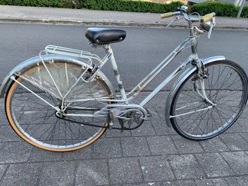 Retro damesfiets Rode Leeuw beschikbaar voor biedingen