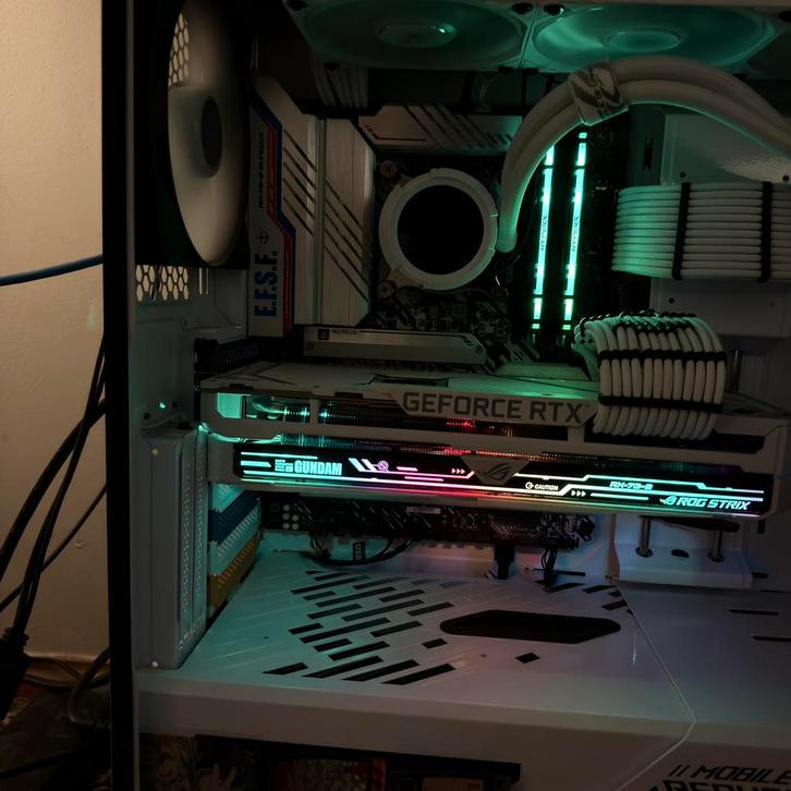 Asus white gundam edition Z590 motherboard, Computers en Software, Moederborden, Zo goed als nieuw, Intel, Ophalen