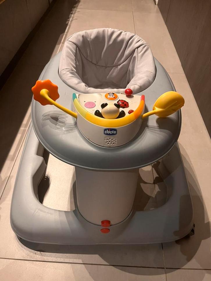 Chicco-123 Loopstoel, Kinderen en Baby's, Wipstoeltjes, Zo goed als nieuw, Chicco, Verstelbaar, Ophalen
