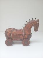 Boîte décorative en forme de cheval à roulettes, Envoi