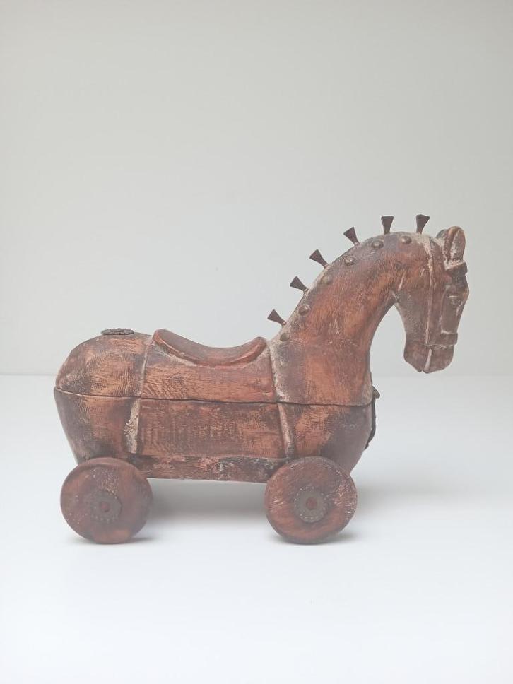 Boîte décorative en forme de cheval à roulettes, Antiek en Kunst, Kunst | Niet-Westerse kunst, Verzenden