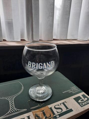 12 glazen Brigand