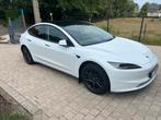 Tesla model 3 met performance look zeer weing km, Auto's, Automaat, Wit, Elektrisch, Berline