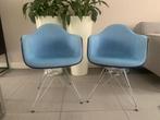 Vitra eames kuipstoelen wit gestoffeerd blauw, Ophalen of Verzenden, Zo goed als nieuw