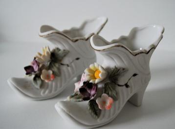 paar porcelain schoentjes beschikbaar voor biedingen