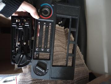 Onderdelen BMW e30 beschikbaar voor biedingen