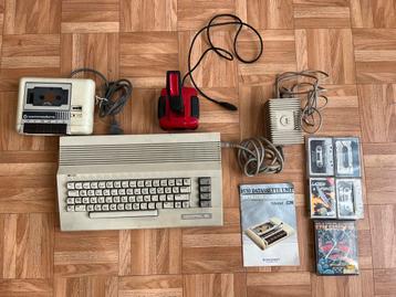 Lot complet Commodore 64 + accessoires + jeux beschikbaar voor biedingen