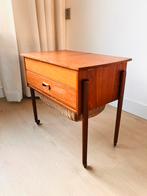 Deens design vintage naaikastje, Ophalen, Zo goed als nieuw, Accessoires