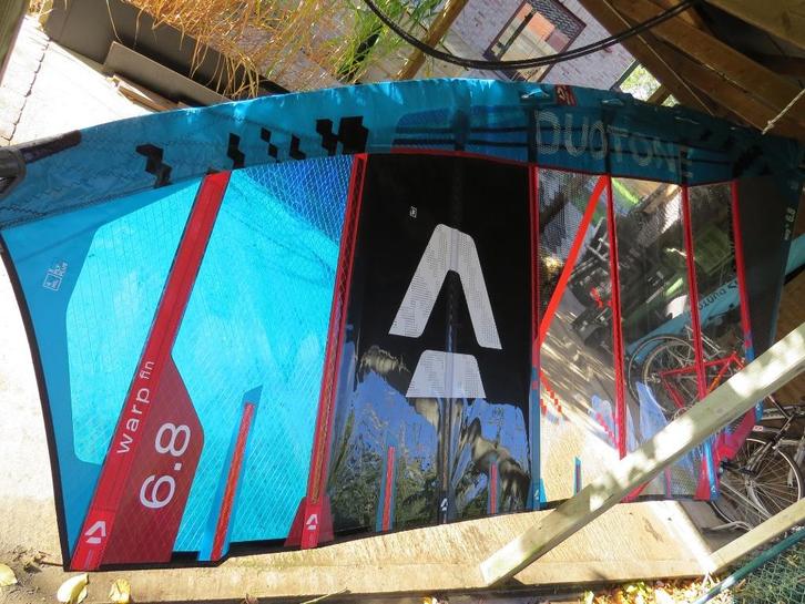 Duotone Warp_Fin 2025 5.8/6.8/7.8 in nieuwe staat, Watersport en Boten, Windsurfen, Zo goed als nieuw, Zeil, Met draagtas, Ophalen